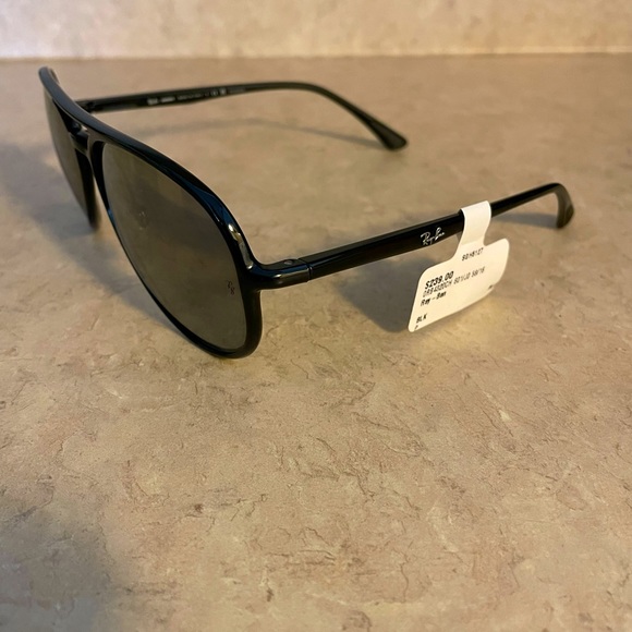 RAY-BAN  Black  Chromance sunglasses POLARIZED NWT - Picture 3 of 5